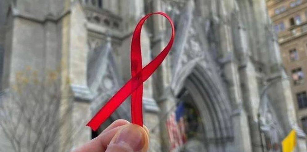 Pita Merah, simbol perlawawan terhadap AIDS