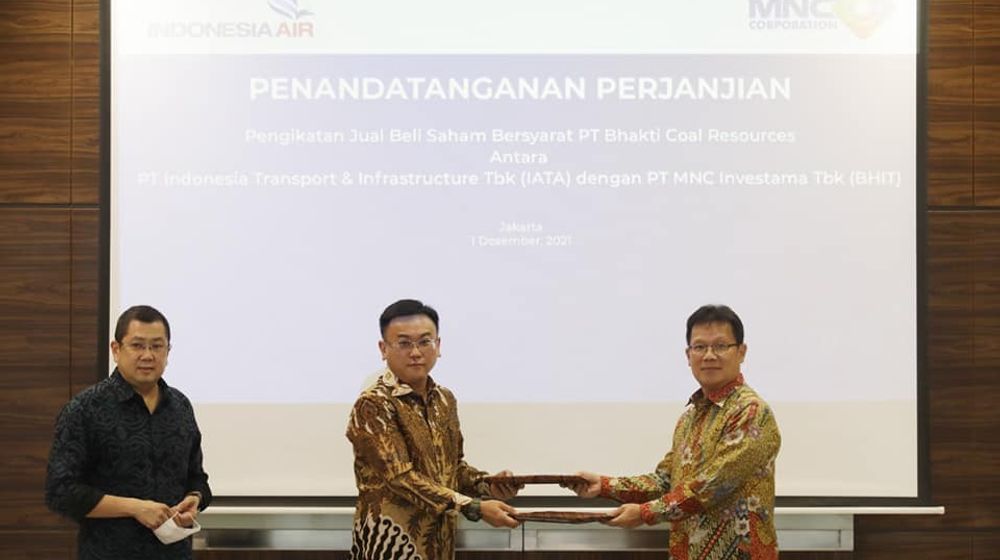 Penandatanganan PPJB  PT Indonesia Transport & Infrastructure Tbk (IATA) dan PT MNC Investama Tbk.jpg