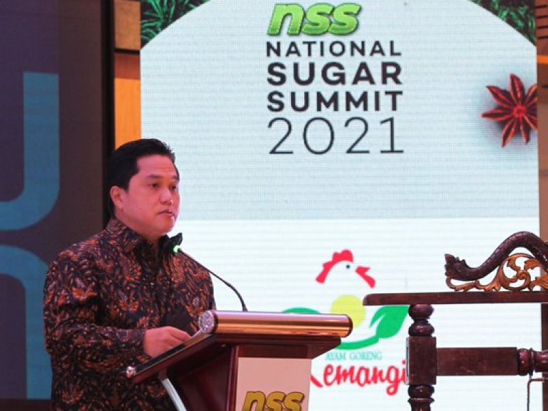 Menteri Badan Usaha Milik Negara (BUMN) Erick Thohir menyampaikan sambutan dalam acara National Sugar Summit (NSS) 2021 di Jakarta, Rabu, 1 Desember 2021.