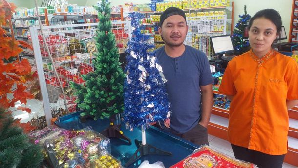 Wow, Aksesoris Natal di Toko Ini Lengkap dan Terjangkau, Orang Manggarai Wajib Tahu