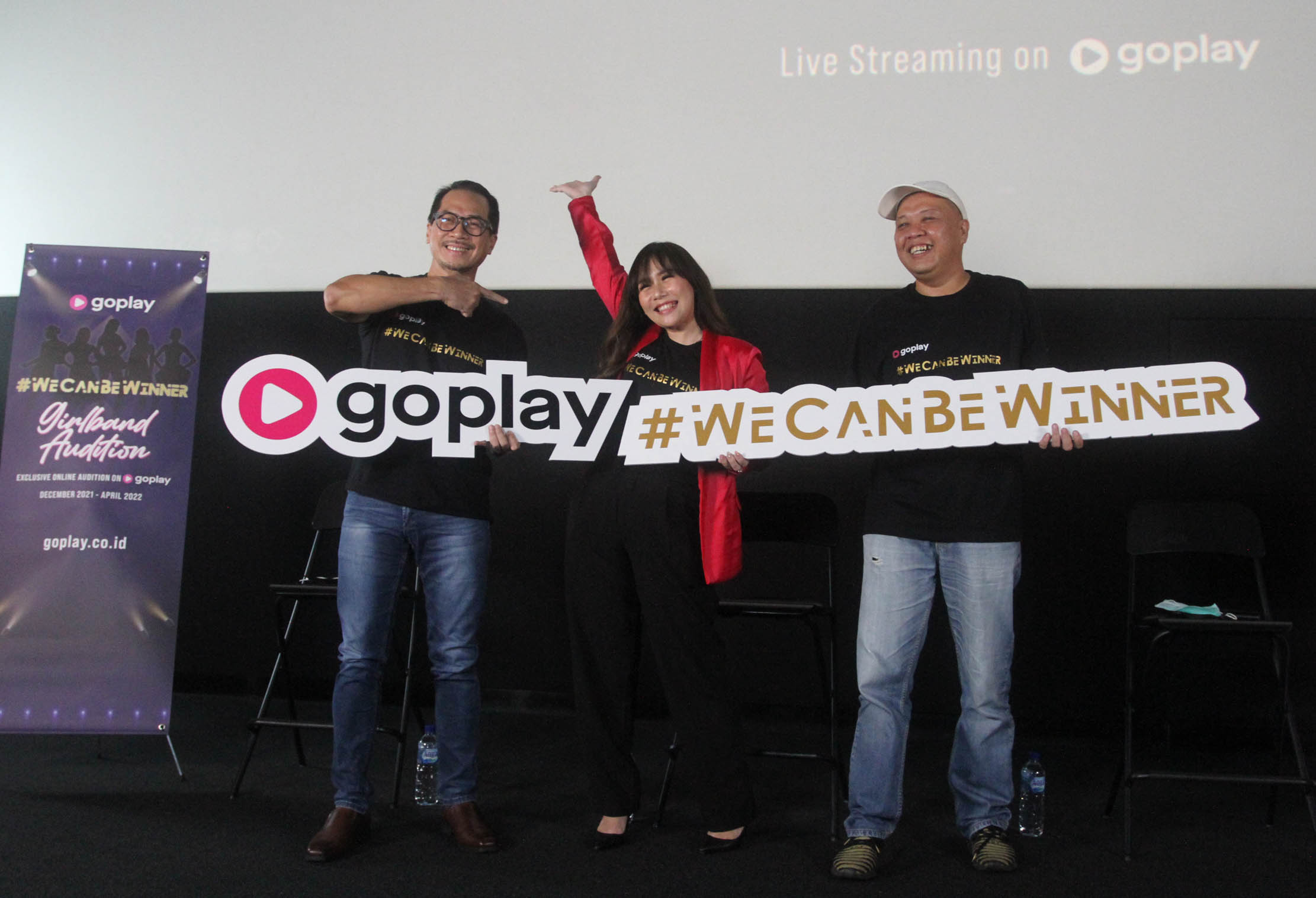 Dari ki-ka : COO GoPlay Calvin Kizana - Aktris, Model dan Penyanyi - Cheryl Juno, dan Kreator Girlband dan Founder We Can Be Winner (WCBW) Teguh Sanjaya saat acara media gathering “GoPlay dan Kreator Girlband Terkemuka Umumkan Audisi Girlband Skala Besar secara Virtual, Dorong Bangkitnya Ekonomi Kreator Lokal Era Digital” secara virtual, Kamis 1 Desember 2021. Foto : Panji Asmoro/TrenAsia