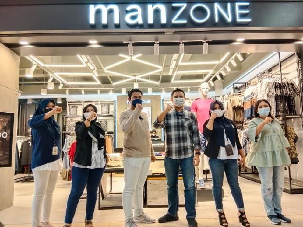 Dua brand fashion pria, MOC dan Manzone hadir di Bengkulu.