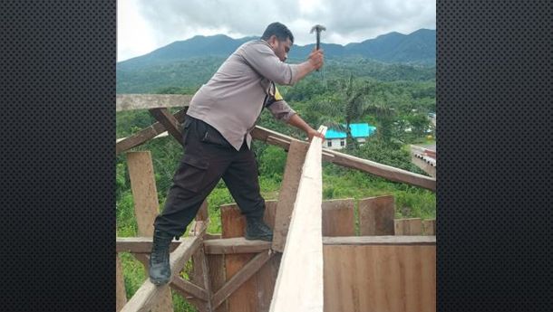 Sejumlah Rumah Warga di Mabar Diterpa Angin Puting Beliung, TNI-POLRI Lakukan Bakti Tanggap Darurat