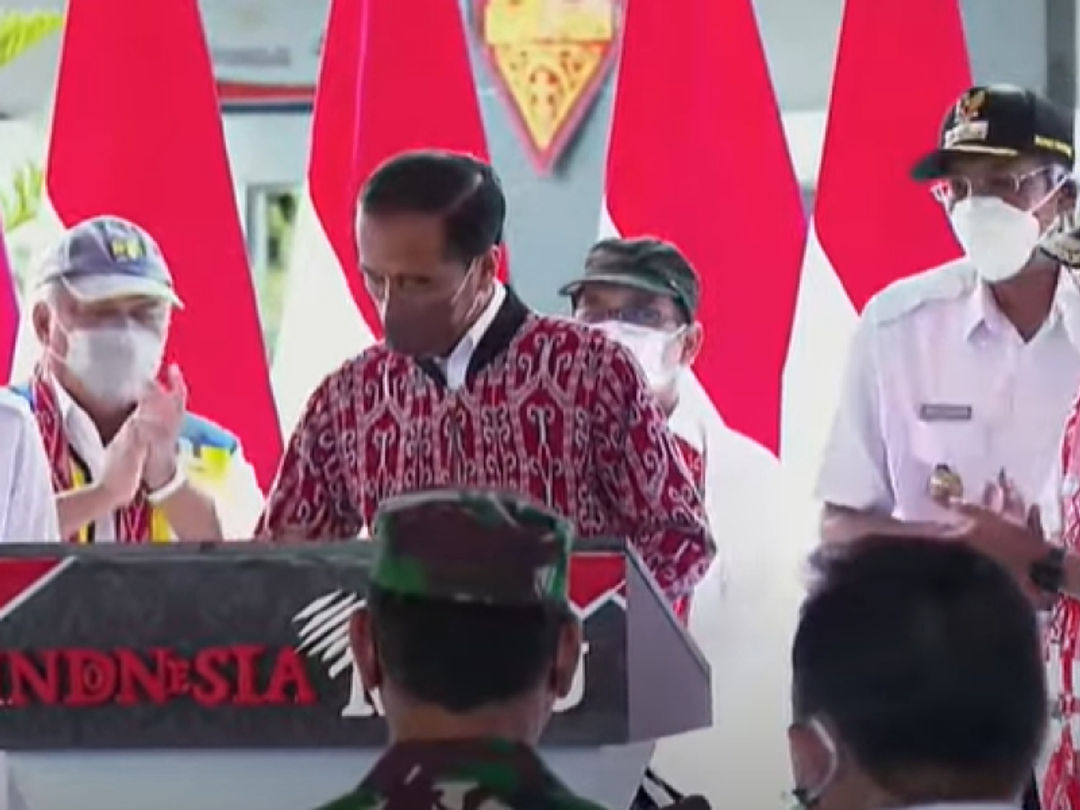 Presiden Joko Widodo pada hari ini meresmikan Bandar Udara (Bandara) Tebelian di Kabupaten Sintang, Kalimantan Barat. Bandara Tebelian dikerjakan selama 10 tahun dengan investasi senilai Rp518 miliar.