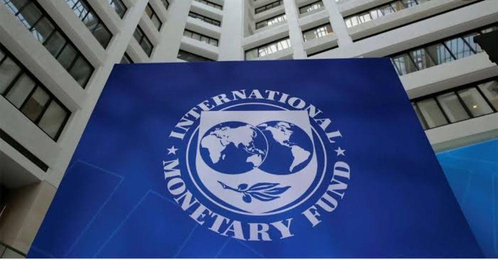 IMF sebut pertumbuhan ekonomi global yang diproyeksikan sebesar 4,9 persen pada 2022 masih akan berpotensi turun. 