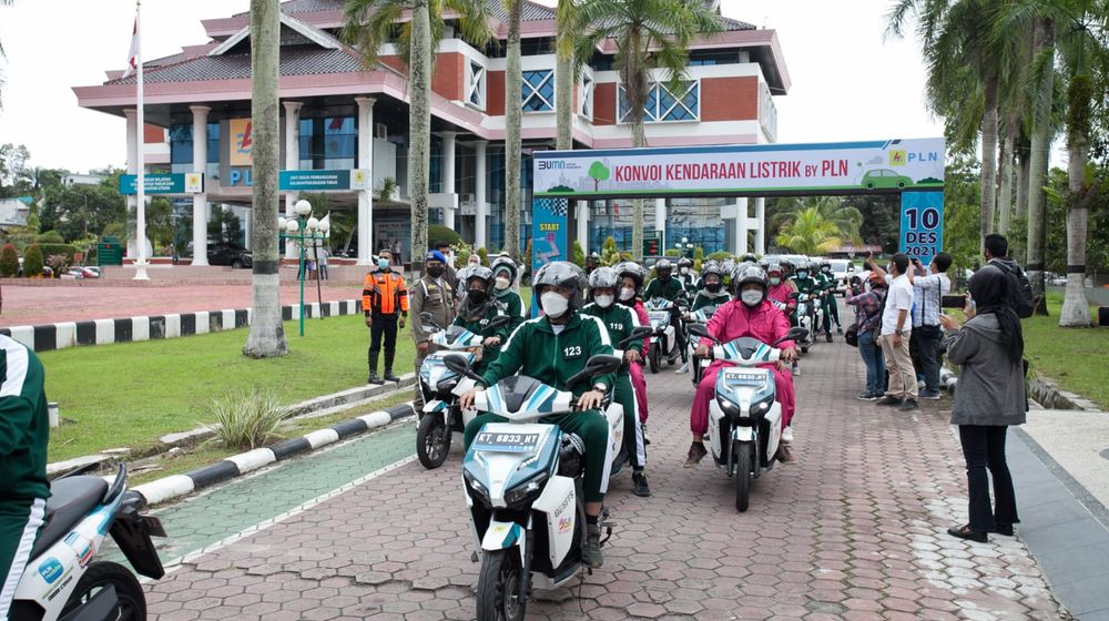 konvoi kendaraan listrik PLN.jpg
