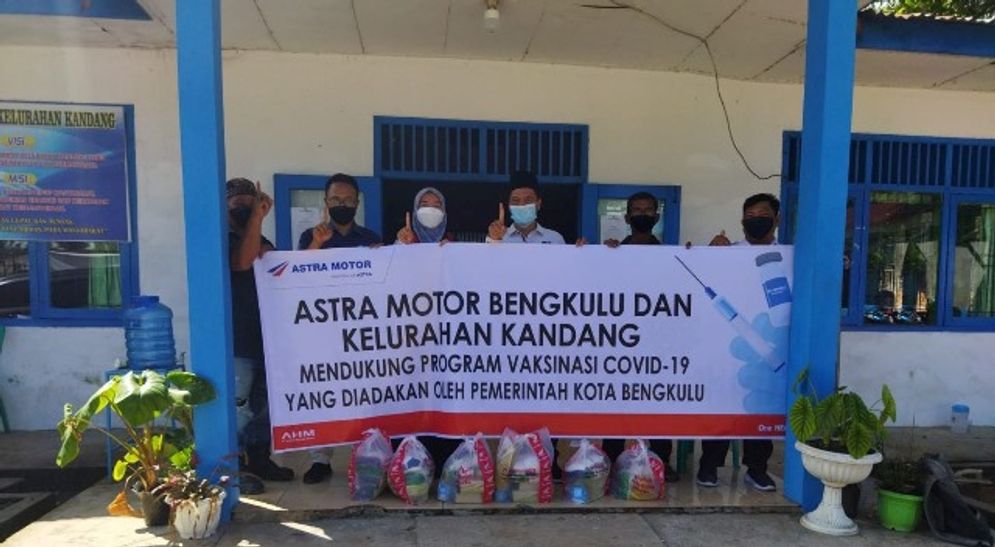 Sebagai bentuk kepedulian Astra Motor Bengkulu terhadap vaksinasi di Provinsi Bengkulu, diwujudkan dalam pemberian apresiasi berupa sembako kepada masyarakat.