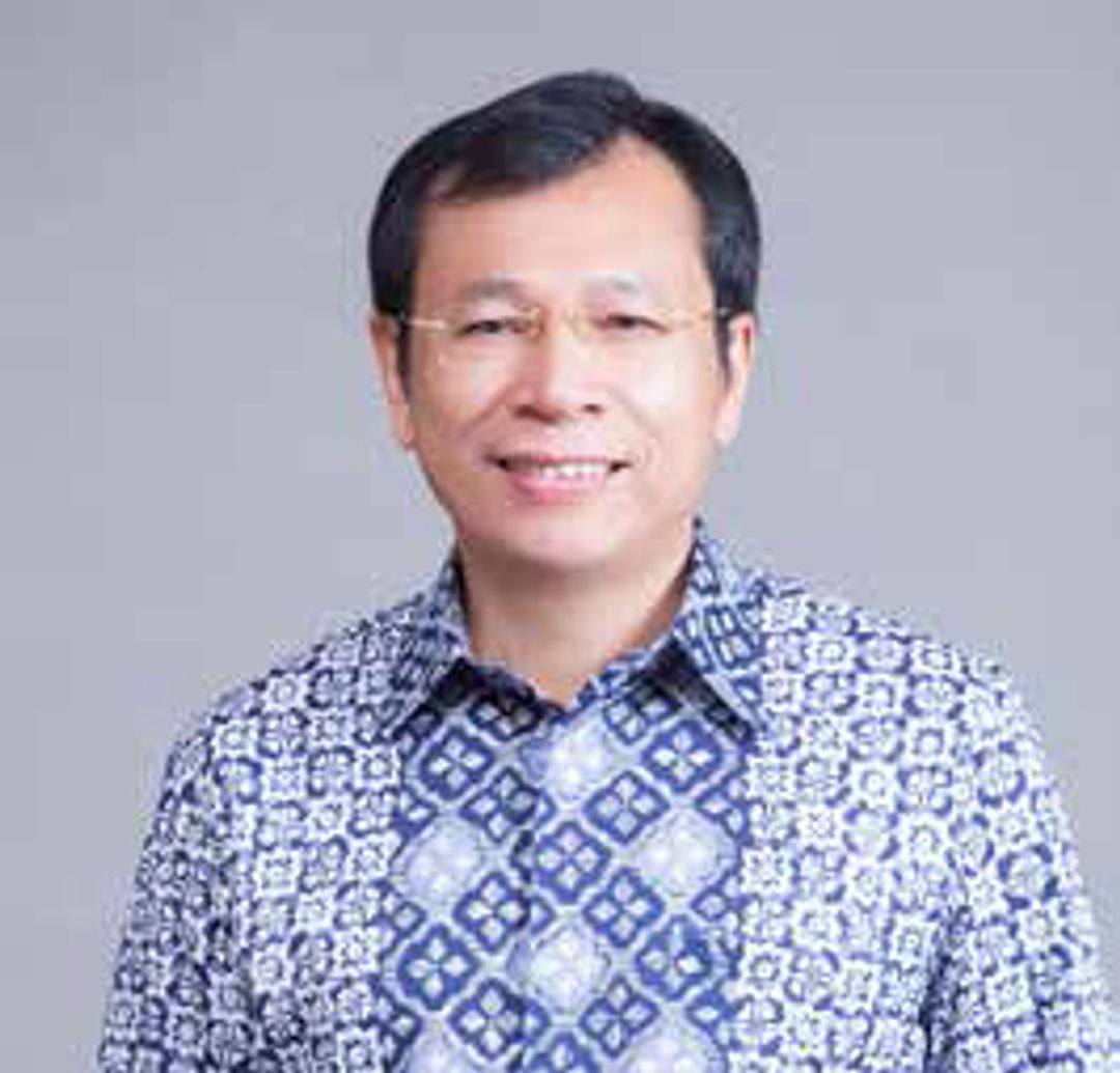 Raden Parede Komisaris Independen Adaro.png