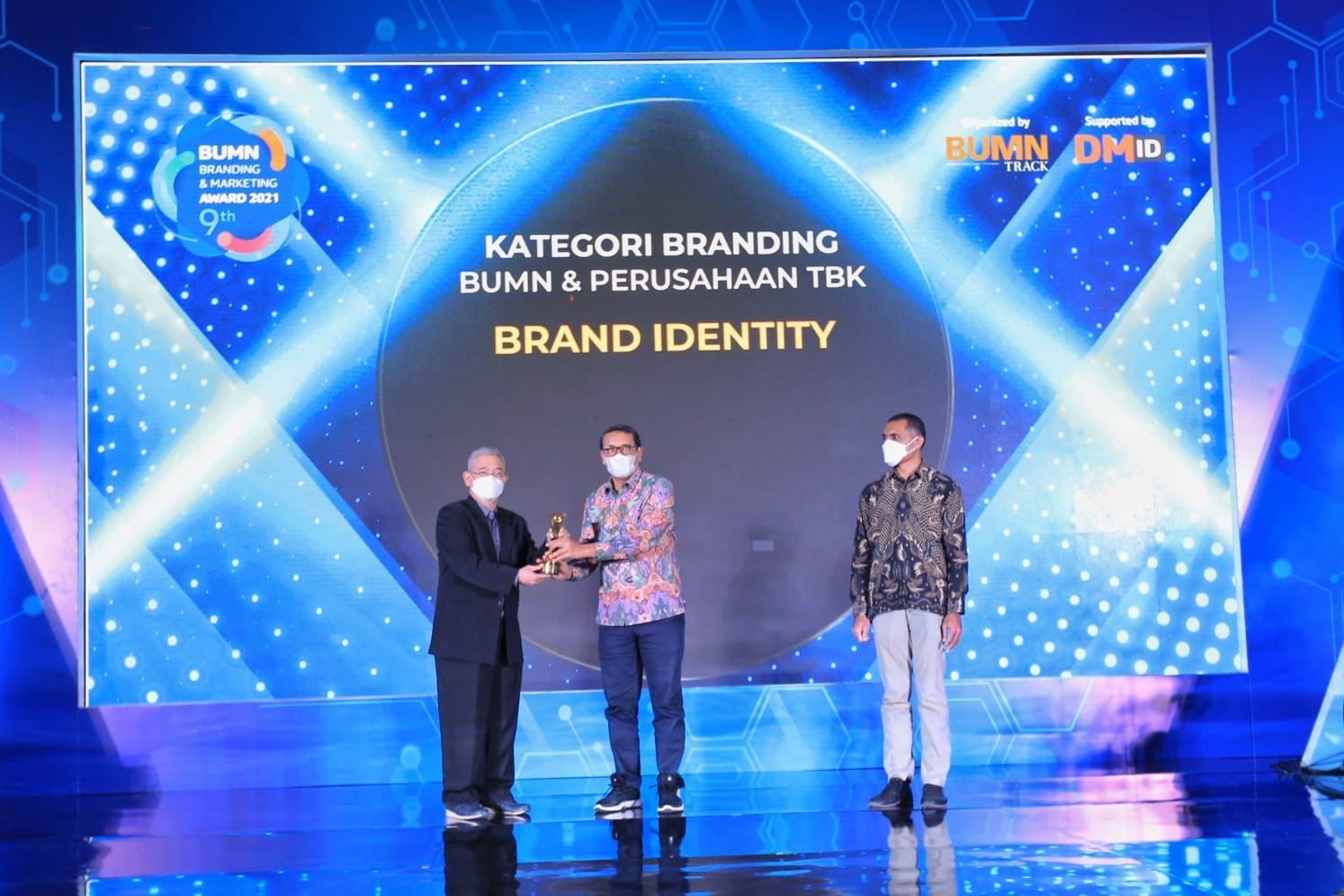 Subholding Gas Pertamina, PT Perusahaan Gas Negara Tbk (PGN) meraih penghargaan BUMN Branding& Marketing Award 2021 (BBMA 2021) yang diselenggarakan oleh BUMN Track, Kamis, 16 Desember 2021.