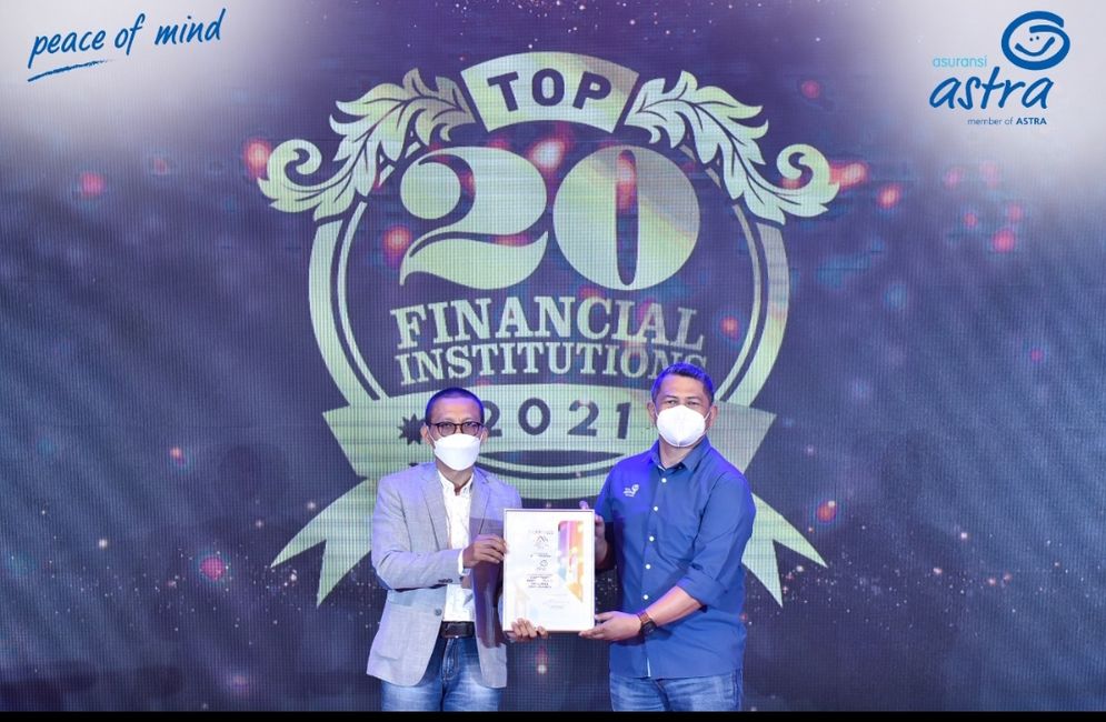 Penyerahan apresiasi yang diberikan oleh Majalah Infobank ini diterima secara langsung oleh Maximiliaan Agatisianus selaku Chief Financial Officer Asuransi Astra.