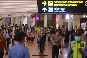 Antisipasi Penumpukan Penumpang Internasional - Panji 2.jpg