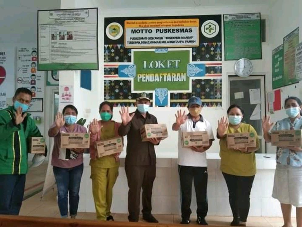 Beny Nurdin mendonasikan Makanan Tambahan untuk Balita di Puskesmas Golowelu, Kecamatan Kuwus