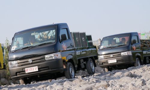 Suzuki - New Carry Pick Up.JPG