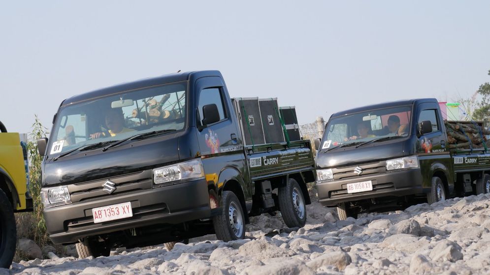 Suzuki - New Carry Pick Up.JPG