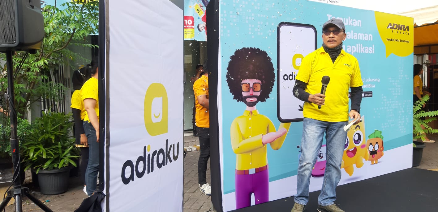 Sugeng Hariadi, Kepala Wilayah Jawa Timur Adira Finance saat memperkenalkan aplikasi Adiraku 2.0, akhir pekan lalu.