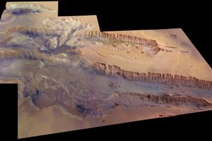 valles-marineris-pillars.jpg