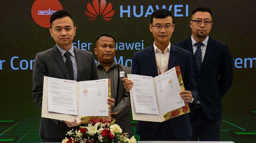 Penandatangan kerjasama RONY dan Huawei Digital.jpg