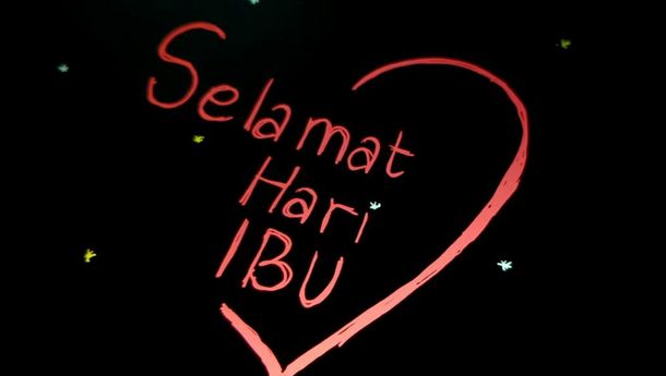 SOROTAN Tedy Ndarung: Hari Ibu, Bukan Perayaan Membagi Kado