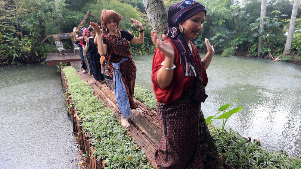 Peringati Hari Ibu Dengan Wastra Nusantara - Panji 1.jpg