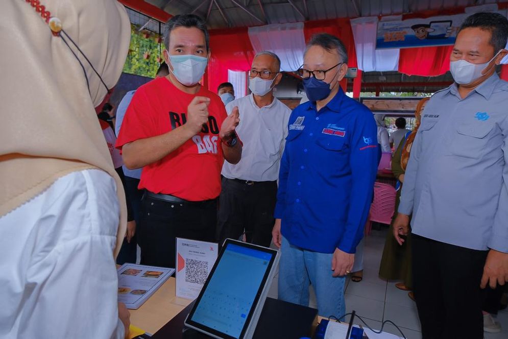 Plt Bupati Muba, Beni Hernedi meresmikan Pusat Jajanan Sekayu