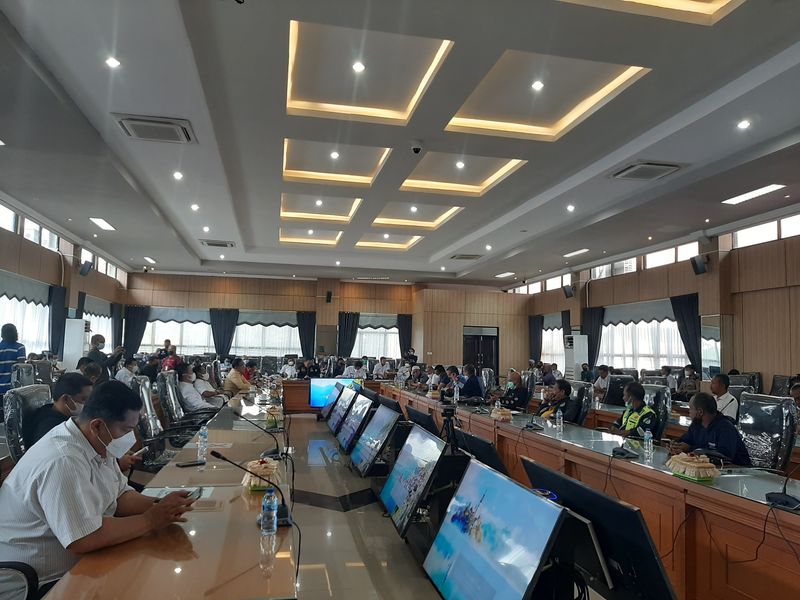 Perwakilan sopir dan pekerja tongkang beraudiensi dengan DPRD Kalsel, ihwal sengketa jalan hauling di KM 101 Tapin.