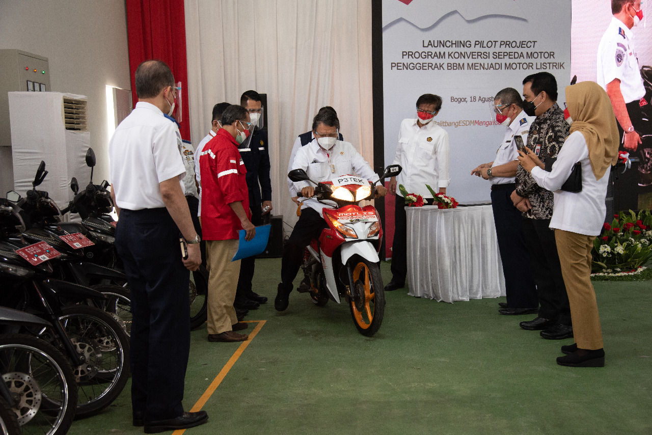 Launching Pilot Project Program Konversi Sepeda Motor Penggerak BBM Menjadi Motor Listrik 