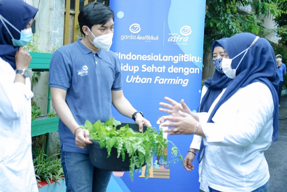 Dalam rangkaian kampanye #IndonesiaLangitBiru, Asuransi Astra mengadakan Instagram Live dengan tema Hidup Sehat dengan Urban Farming di akun @garda.oto.