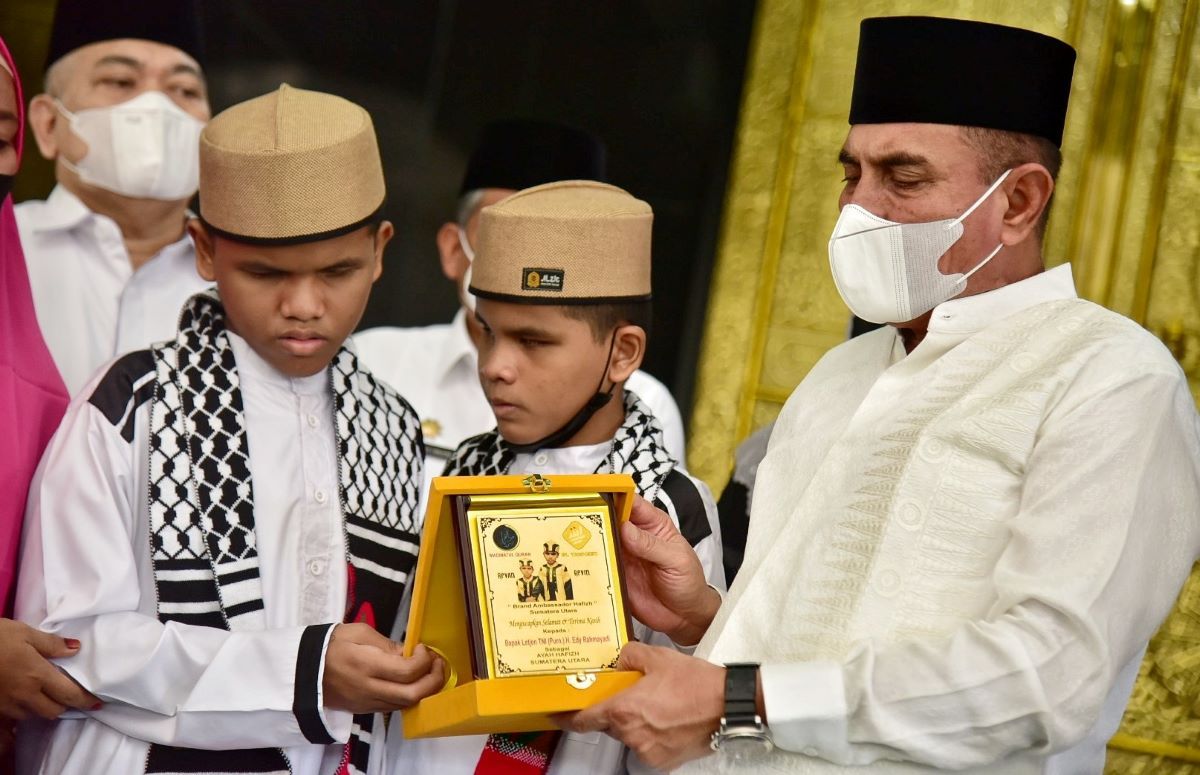 Revan Dan Revin Edy Rahmayadi Kagumi Hafiz Tunanetra Revan dan Revin - www.sumatrakini.com
