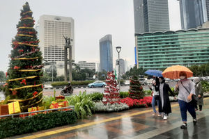 Ornamen Natal Hiasi Jakarta .jpg