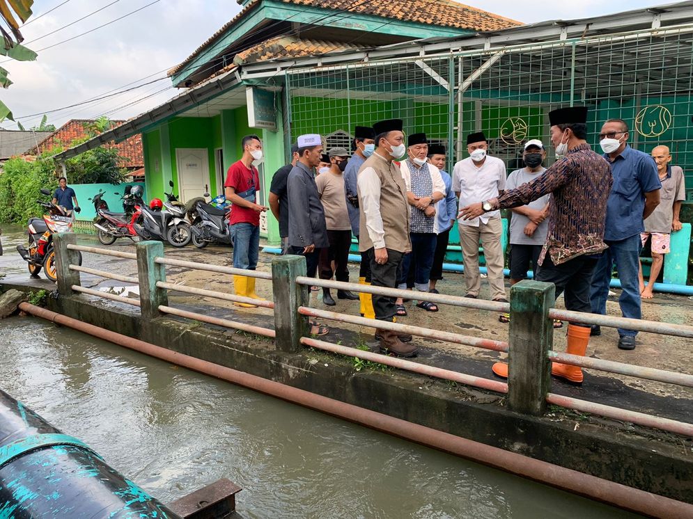 Walikota Palembang menyambangi keluarga korban banjir