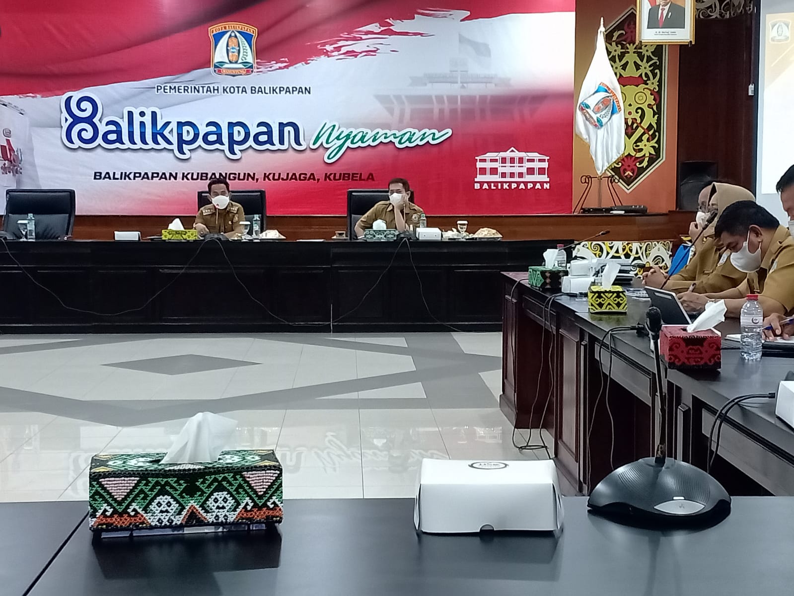 Wali Kota Balikpapan Rahmad Mas'ud bersama Sekretaris Daerah Pemkot Balikpapan Sayid MN Fadli dalam Jumpa Pers Akhir Tahun 2021, Senin (27/12/2021) 