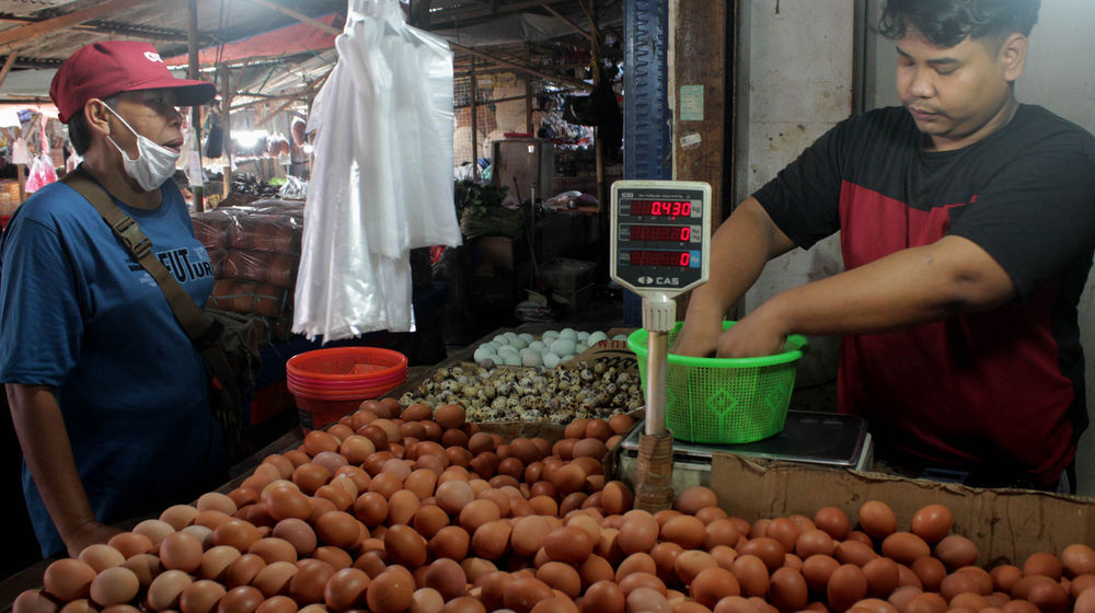 Harga Telur Melonjak Jelang Tahun Baru - Panji 2.jpg