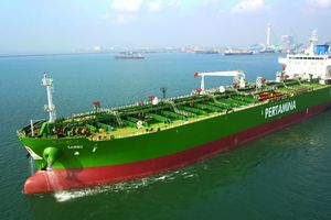 Kapal Tangker PT Pertamina International Shipping (PIS).jpeg