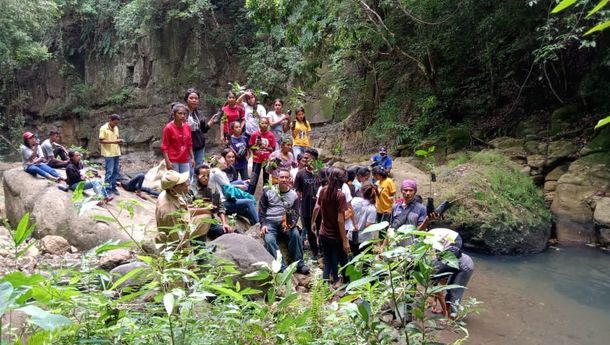  Yayasan Puge Figo,  Permakna dan Warga Desa Oda Ute, Nangaroro  Tanam Pohon di Kawasan Mata Air 'Kola Nganda' 