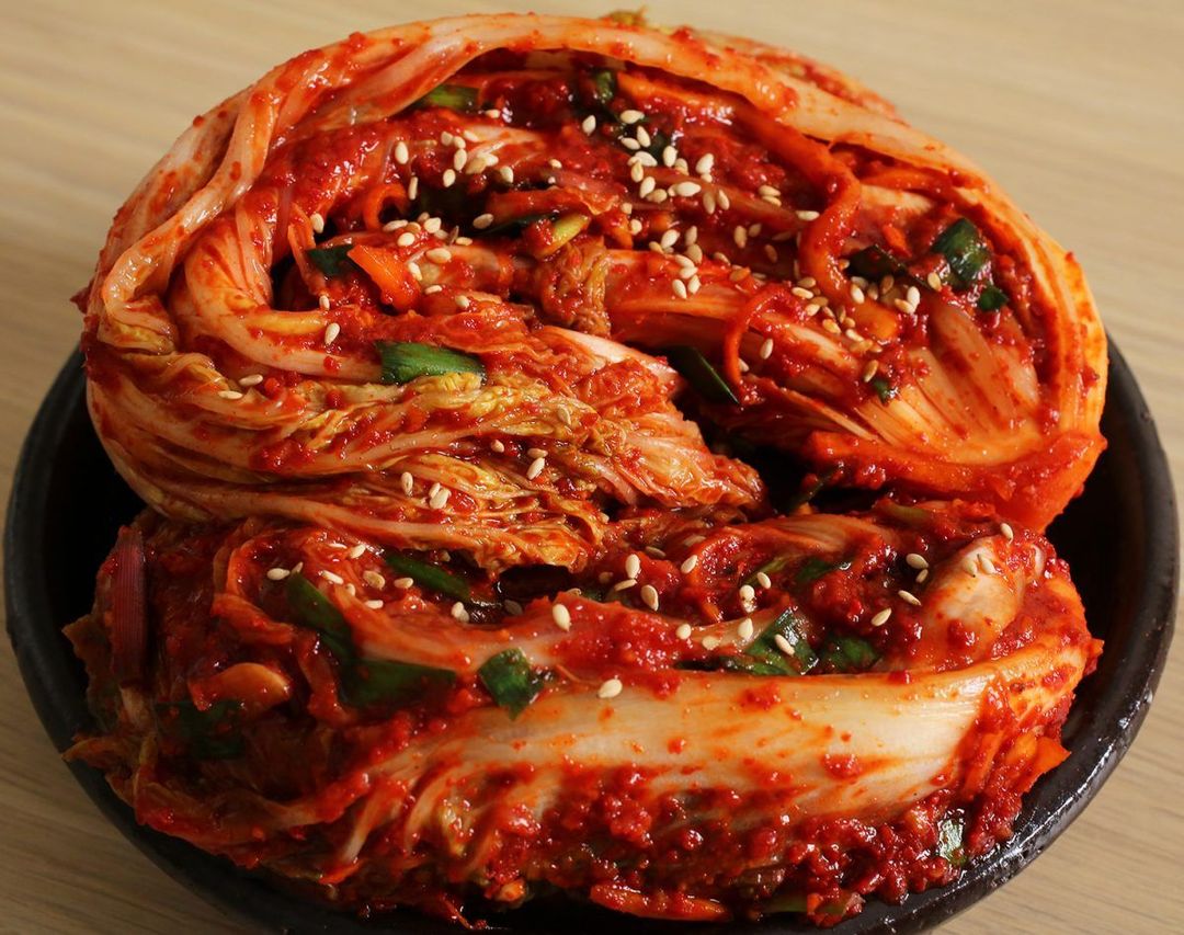 Traditional napa cabbage kimchi (Tongbaechu-kimchi_ 통배추김치).jpg