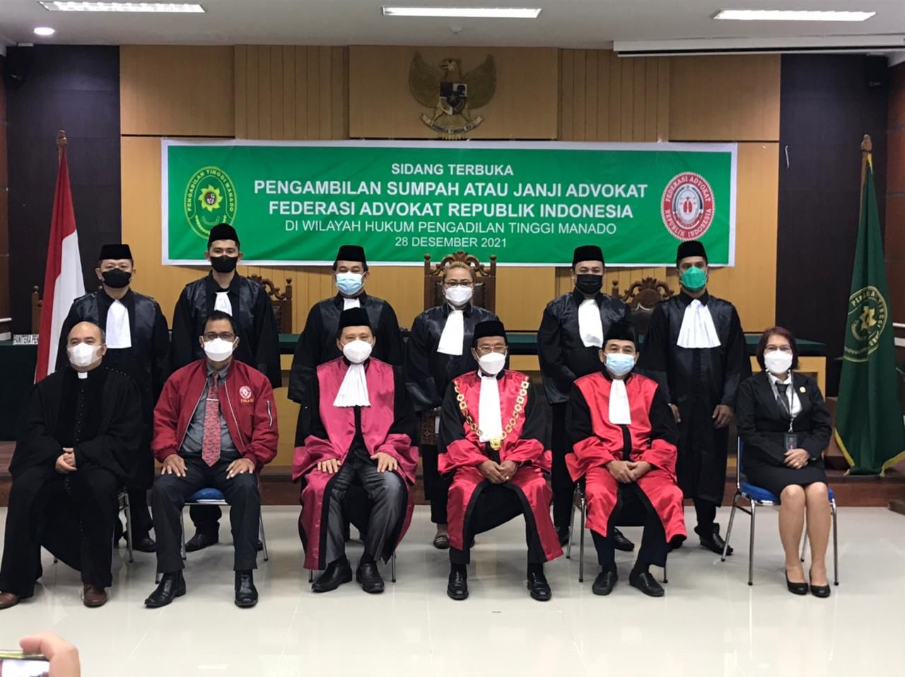 Acara pengambilan sumpah dan janji calon advokat FERARI Sulut di Pengadilan Tinggi Manado. (Foto:Mik)