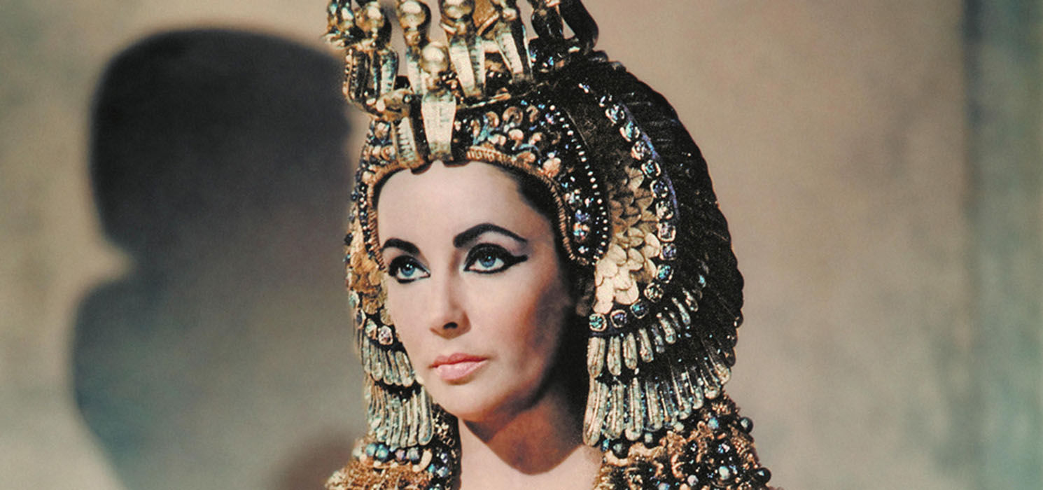 Elizabeth Taylor dalam film Cleopatra