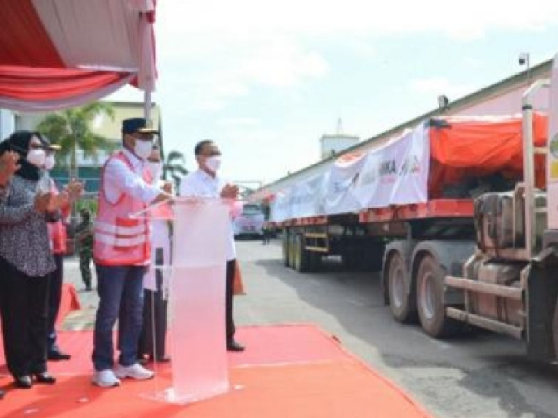 Menteri Perhubungan Budi Karya Sumadi melepaskan ekspor perdana 262 gerbong kereta PT INKA ke Selandia Baru di Madiun, Jawa Timur, Jumat, 31 Desember 2021.