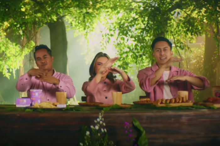 Inilah Makanan Viral yang Muncul di YouTube Rewind Indonesia 2021 (Youtube.com/Indonesian Youtubers)
