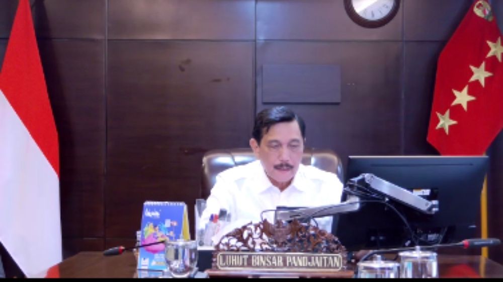 Luhut Binzar Panjaitan dalam acara press  conference di Jakarta . Senin, 3 Januari 2022