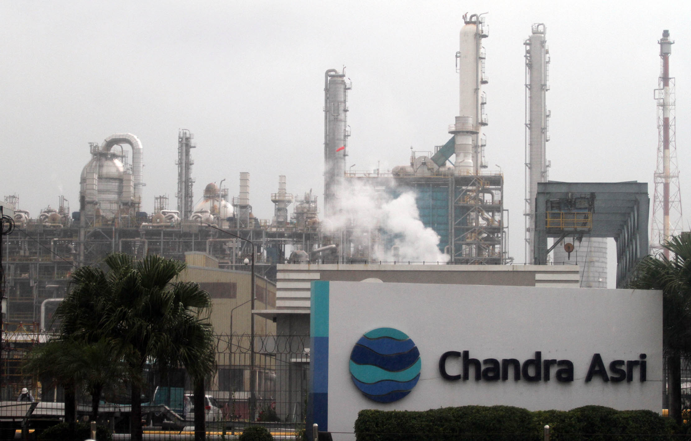Salah satu pabrik PT Chandra Asri di kawasan Cilegon Banten. Foto : Panji Asmoro/TrenAsia