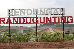 Jokowi Resmikan Bendungan Randugunting di Jawa Tengah Senilai Rp880 Miliar.jpg