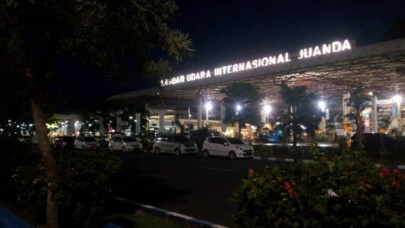 Bandara Internasional Juanda Surabaya yang mulai ramai penerbangan khususnya ke Jakarta.