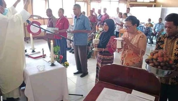 'Aroma  Kerukunan' di Perayaan Nataru Keluarga Besar Kantor Camat Wulanggitang, Florim 