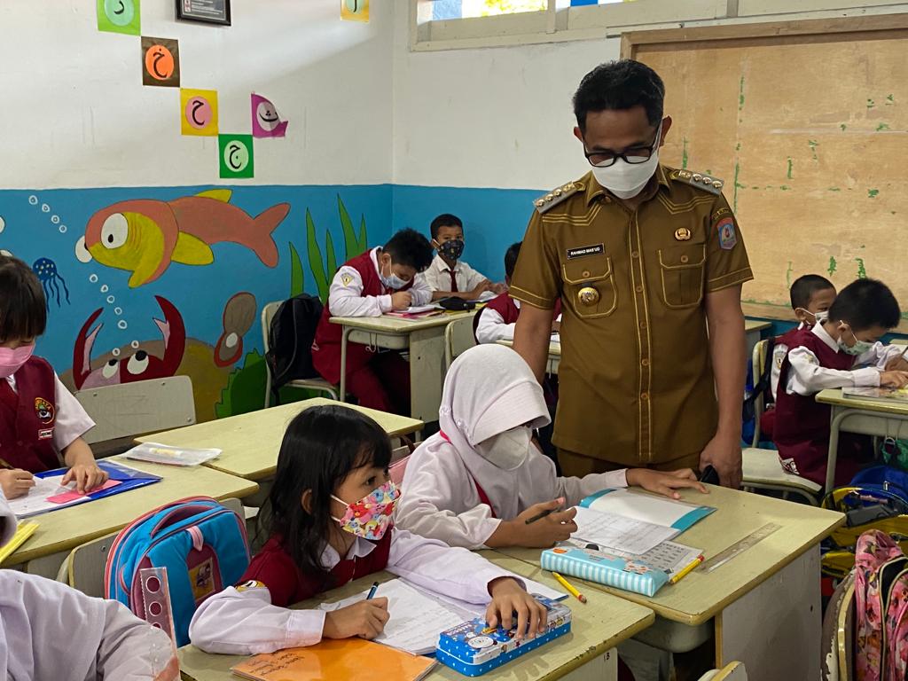 Wali Kota Balikpapan Rahmad Mas'ud pantau langsung pelaksanaan pembelajaran tatap muka 100 persen, Selasa (11/1/2022)