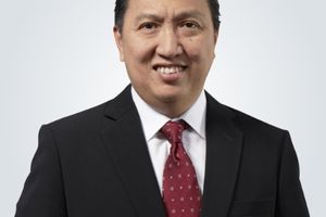 Boy Thohir, Komisaris Essa.jpg