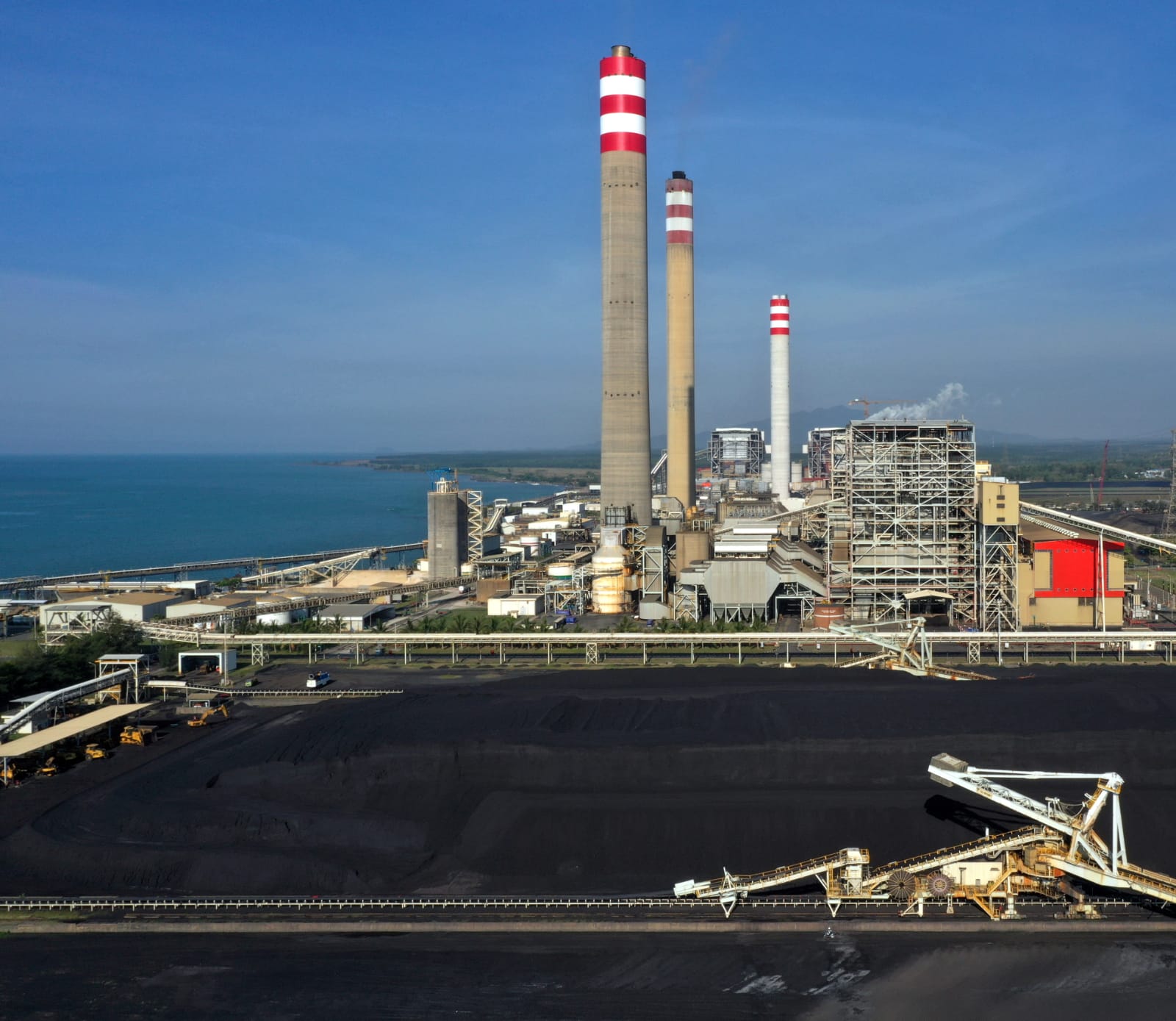 PLN telah melakukan uji coba perdagangan karbon nasional melalui dua skema, yaitu perdagangan kuota emisi dan pengimbangan emisi.