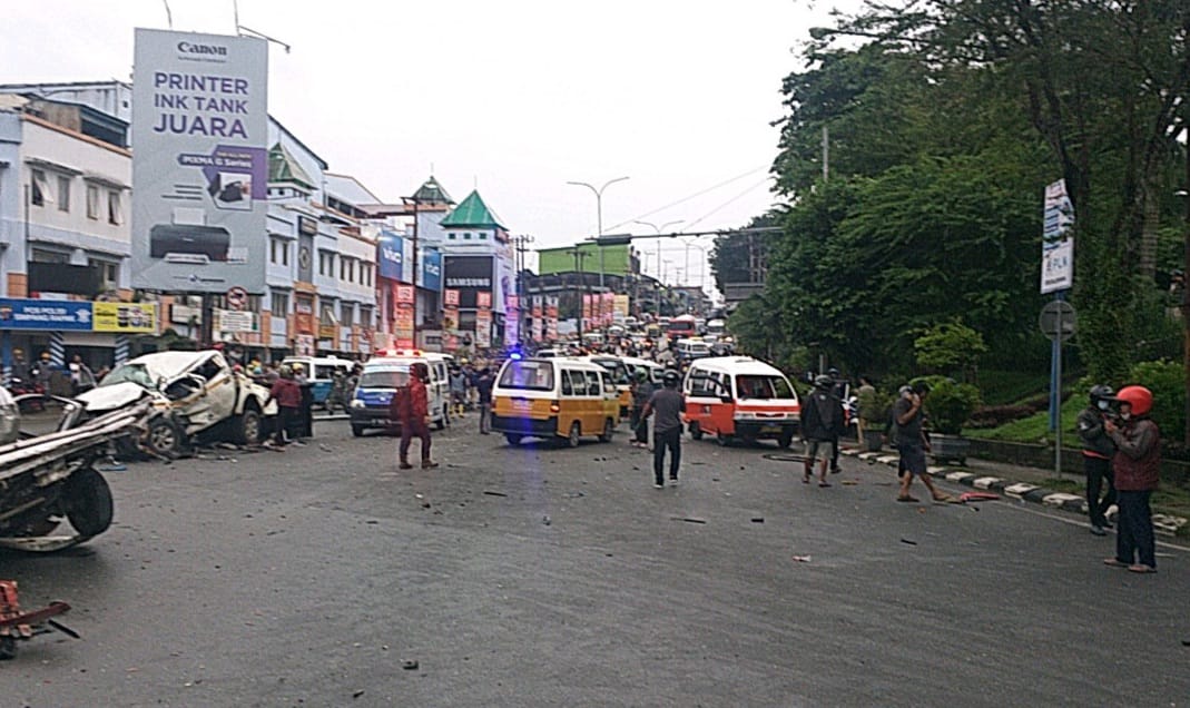 Kecelakaan Lalu Lintas di Simpang Muara Rapak, Jumat (22/1/2022)