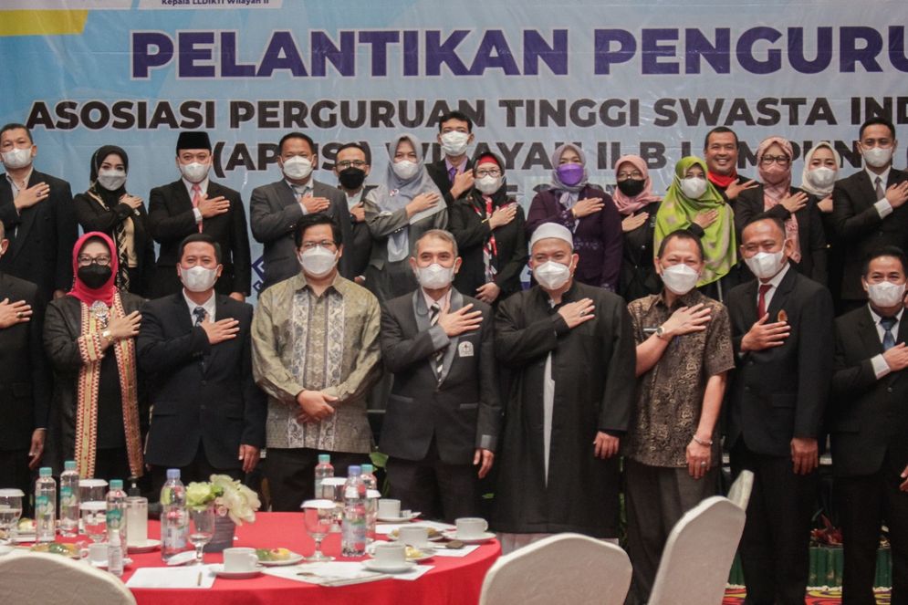 Asosiasi Perguruan Tinggi Swasta Seluruh Indonesia (Aptisi) Wilayah II-B Lampung Periode 2021–2025 resmi dikukuhkan bertempat di Ballroom Novotel Lampung, Sabtu (22/1/2022). 