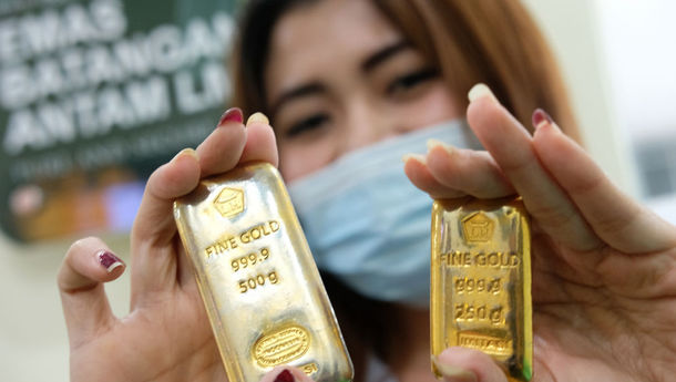 Awal Pekan Harga Emas Antam Turun Rp1.000 Menjadi Rp944.000 Per Gram